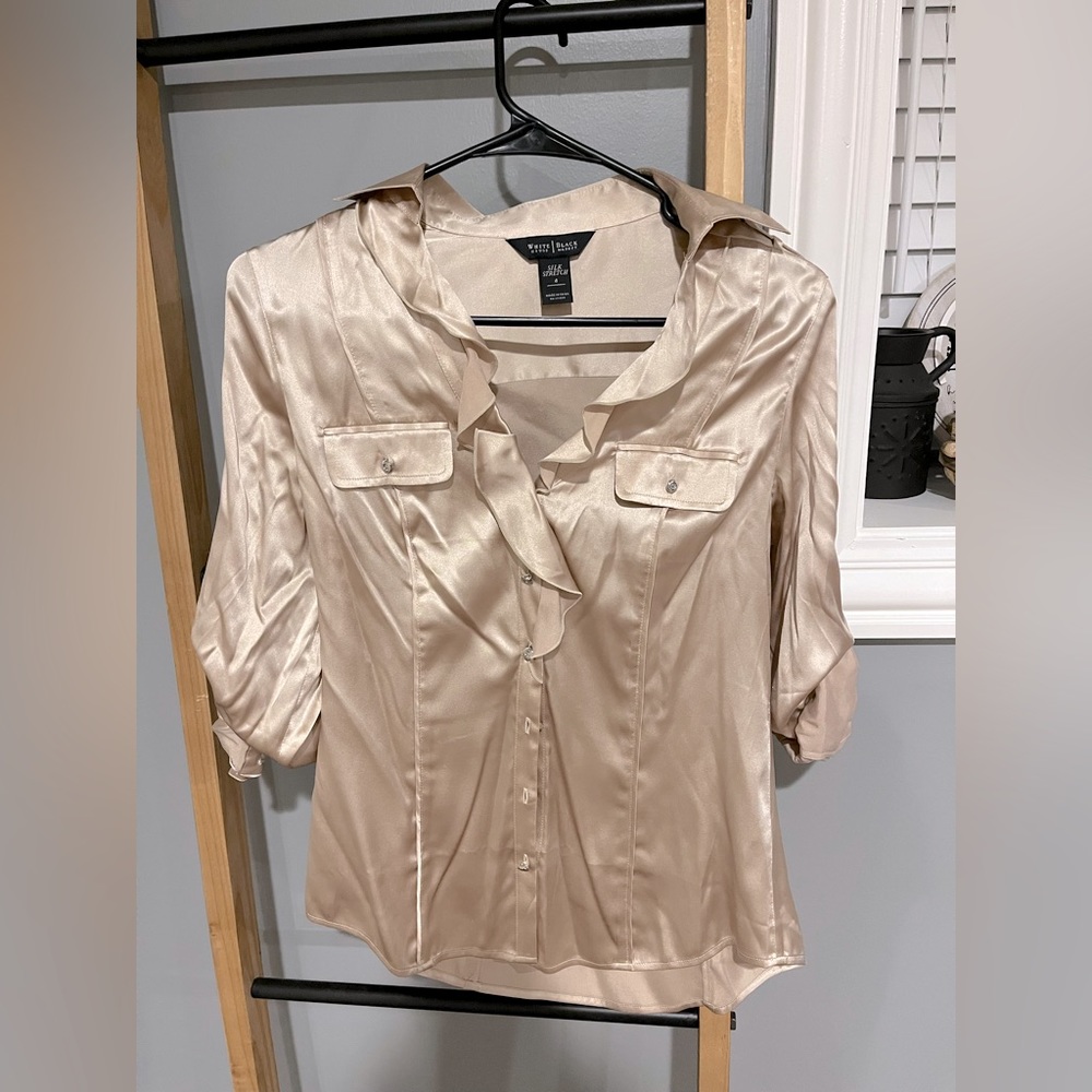 WHITE HOUSE BLACK MARKET | Silk size 4 blouse | adjustable sleeves